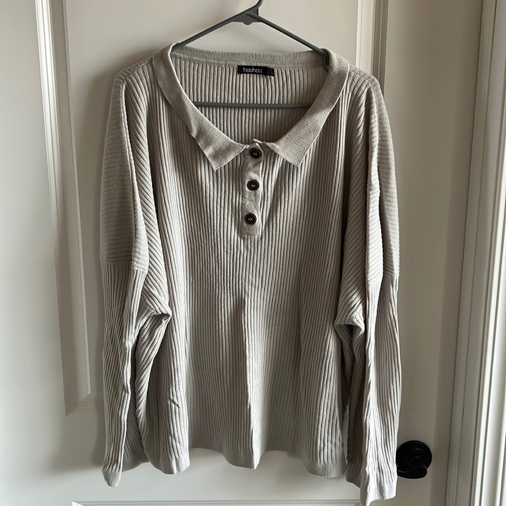 Boohoo Gray Button Sweater Top.